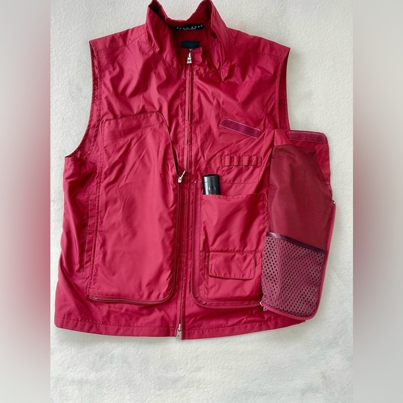 HUGO BOSS
Hugo Boss Golf Technical Stealth Pocket Vest Size L
Elevate your style - Picture 4 of 9